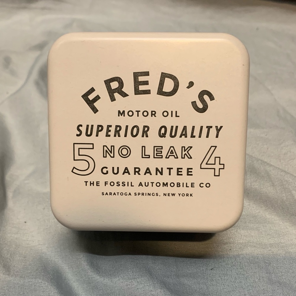 Fossil Vintage Tin